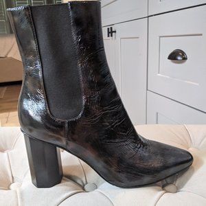 Donald Pliner Beautiful Irridescent black slip on boots